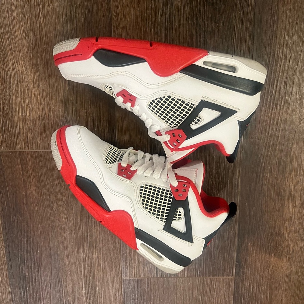 Air Jordan 4 Retro
